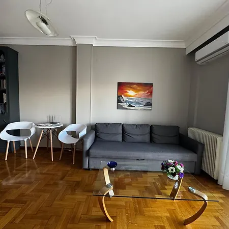 Promenade Apartment *